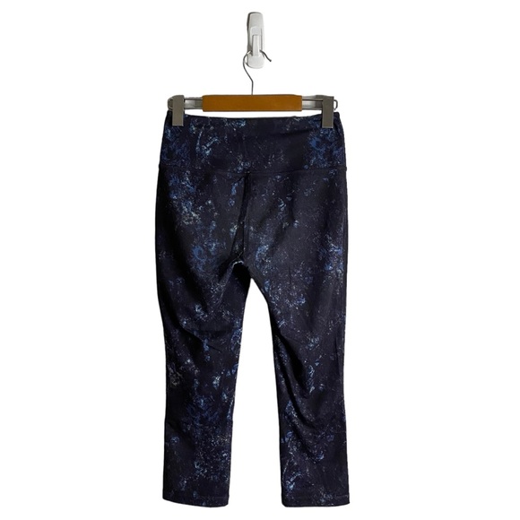 Eddie Bauer Women’s Black Galaxy Print Capri Legging - Picture 9 of 9